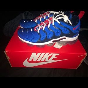 Blue vapormax Sz 7.5 men’s